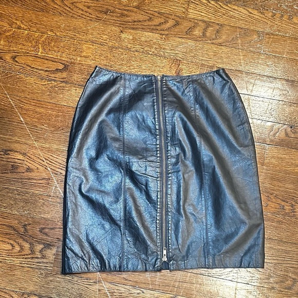 Black 100% Leather Skirt - Picture 1 of 7